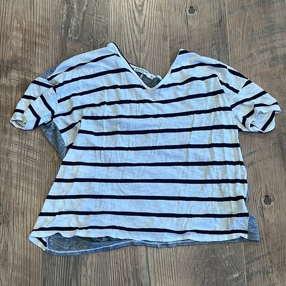 STATESIDE Woman’s Black & White Striped V-Neck T-shirt Size Medium - Picture 1 of 4